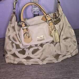 Classic Poppy Coach Shoulder Bag